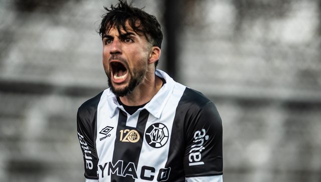 Leyendas del futbol uruguayo e internacional - Gano Wanderers a Rentistas  por 1 a 0 en el parque viera por la 9na fecha del Torneo Clausura con gol  de Facundo Milán,hoy la