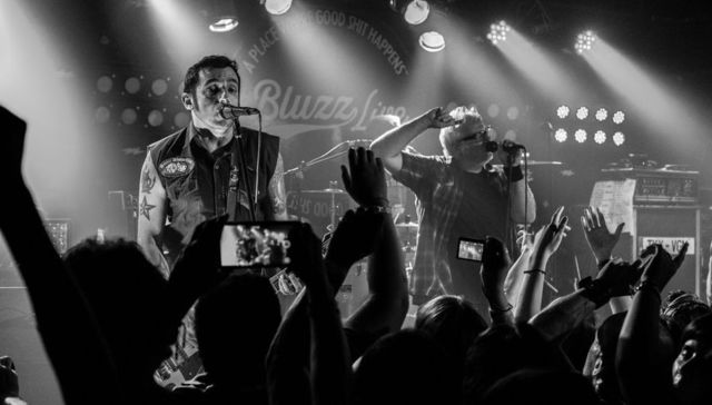 Terremoto, dinamita y llamarada