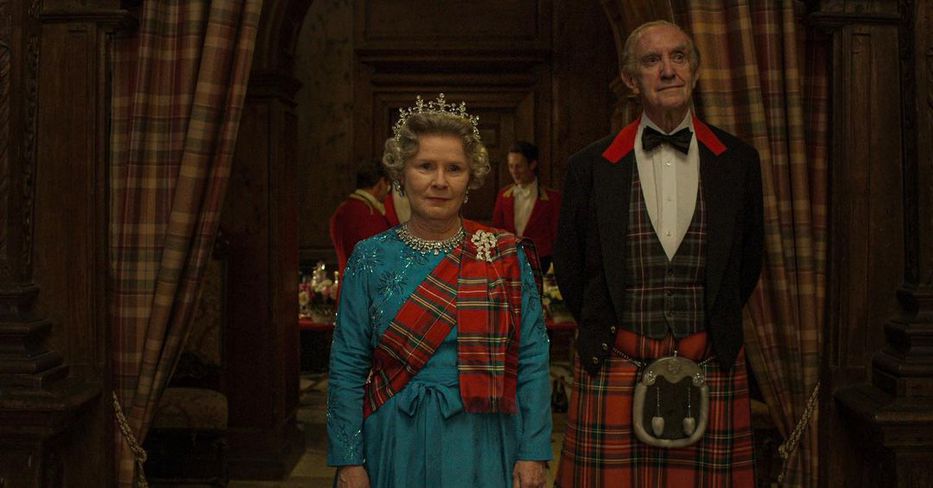 Imelda Stauton y Jonathan Pryce como la reina Isabel II y como Felipe, duque de Edimburgo - Foto: Netflix