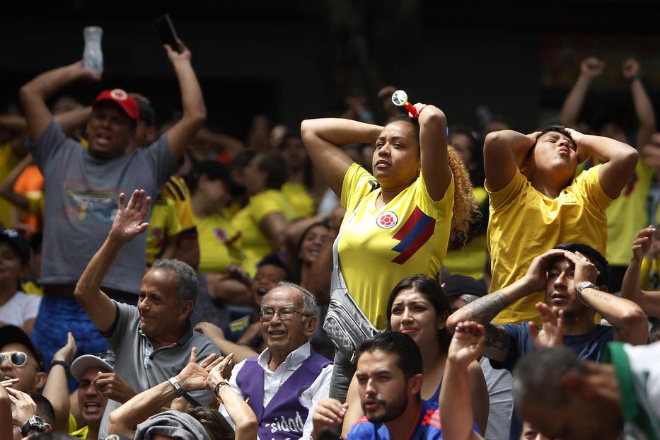 Hinchas en Medellín. Foto: EFE / Luis Eduardo Noriega