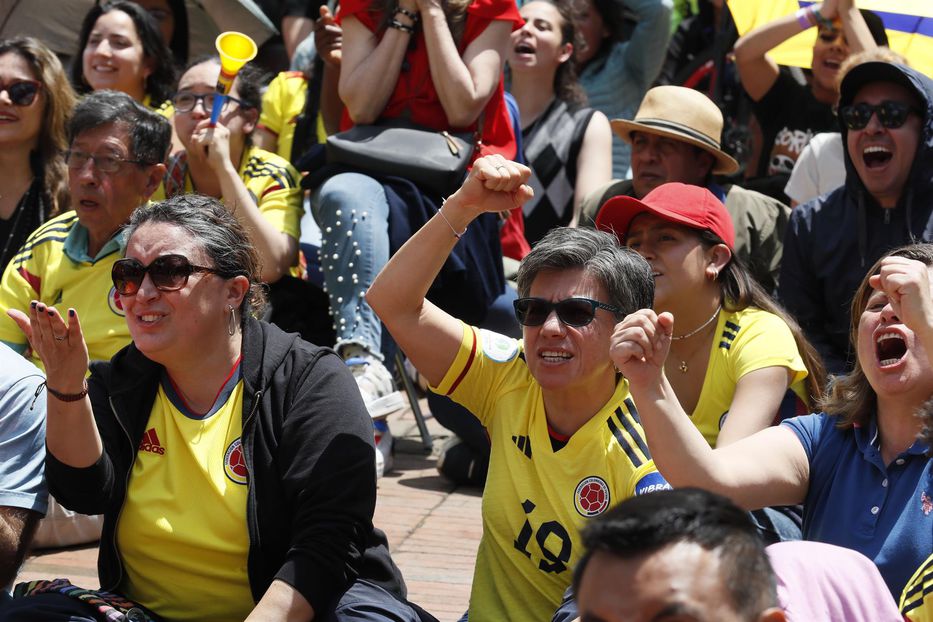 Hinchas en Bogotá. Foto: EFE / Carlos Ortega