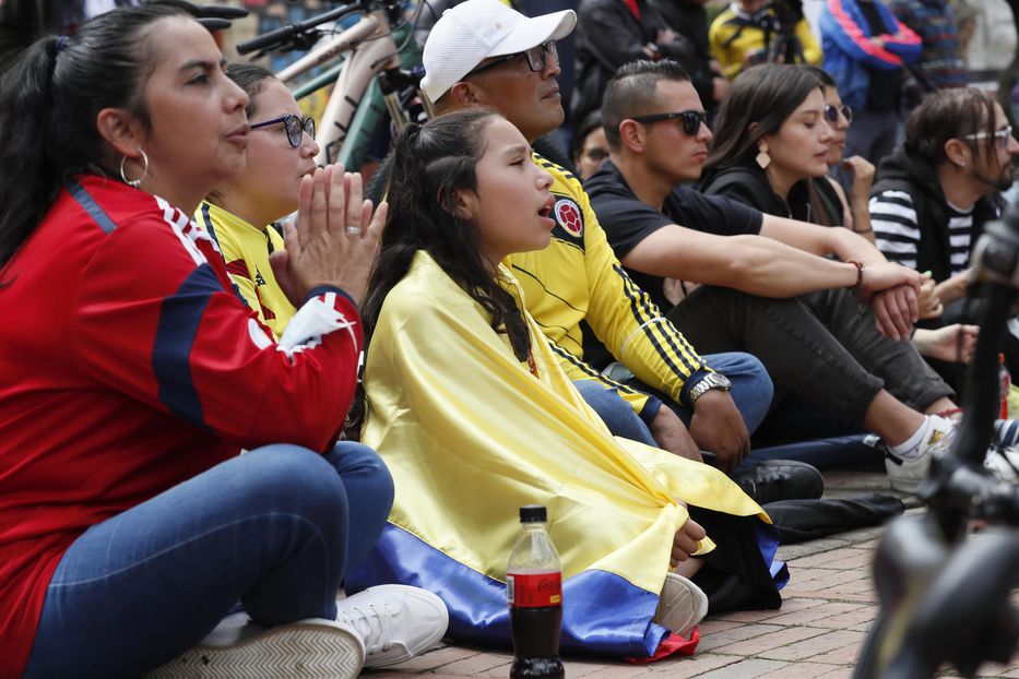 Hinchas en Bogotá. Foto: EFE / Carlos Ortega