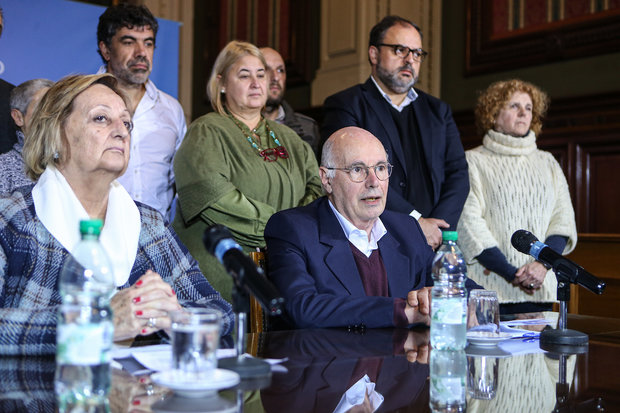 Frente Amplio pide rápido archivo en el Senado de pedido de juicio político a Cosse