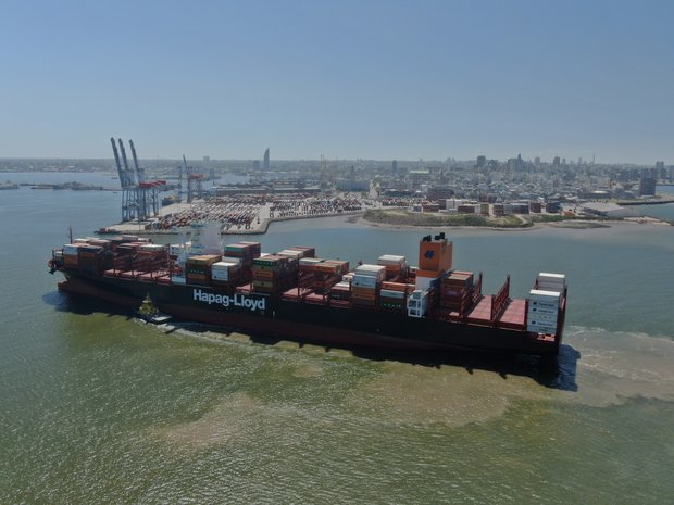 Récord: Puerto de Montevideo recibió por primera vez a un buque con 13 mil contenedores