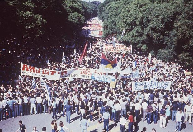 Río de libertad: partidos y figuras de la política recordaron el evento histórico