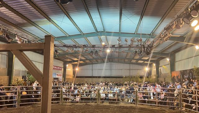 A las tres, a la dos y se fue