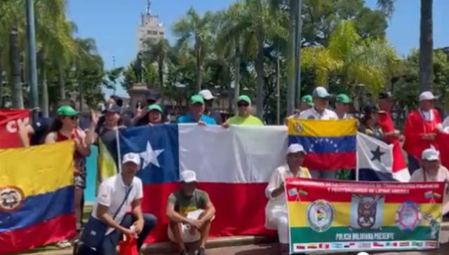 Como en la tribuna