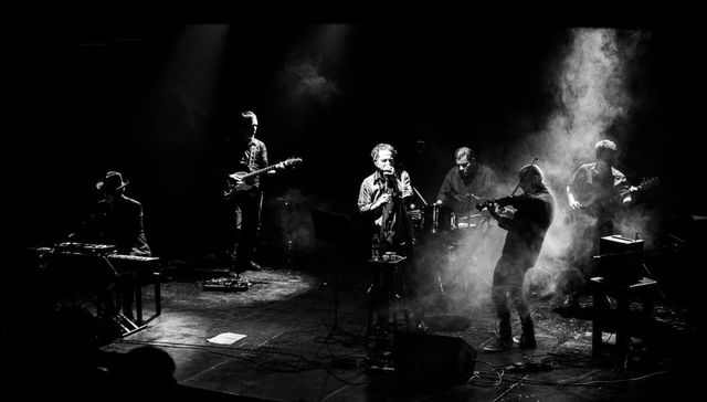 Aúllando por existir