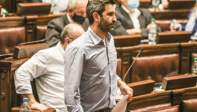 Complicado y aturdido