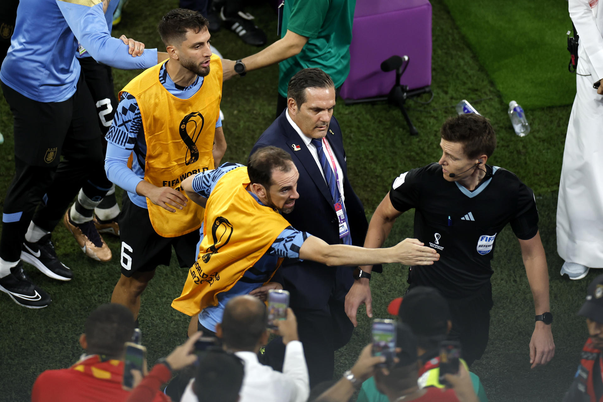 Quién es Daniel Siebert, el juez que no le cobró dos penales a Uruguay y  que podría no arbitrar más en el Mundial? - EL PAÍS Uruguay