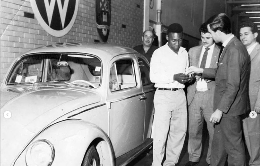 Pelé también tuvo un vínculo con los autos, con varios obsequios a lo