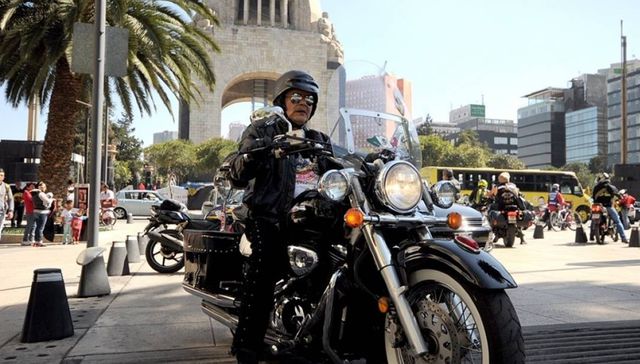 Súbete a mi moto