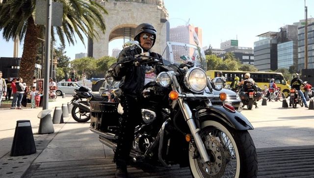 Súbete a mi moto