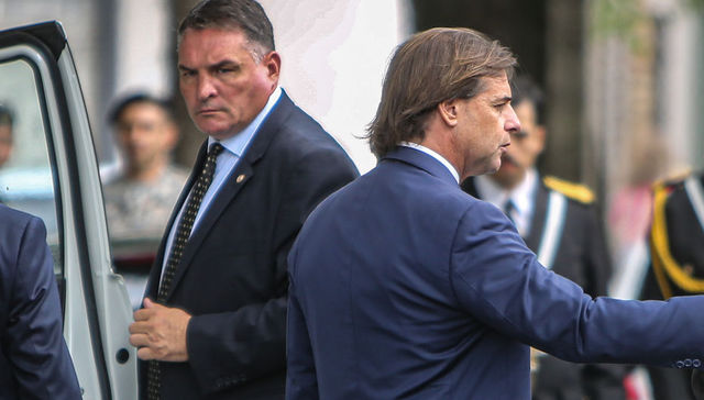 ESCRIBE ESTEBAN VALENTI