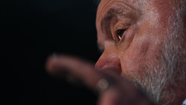 O forno não está para bolos