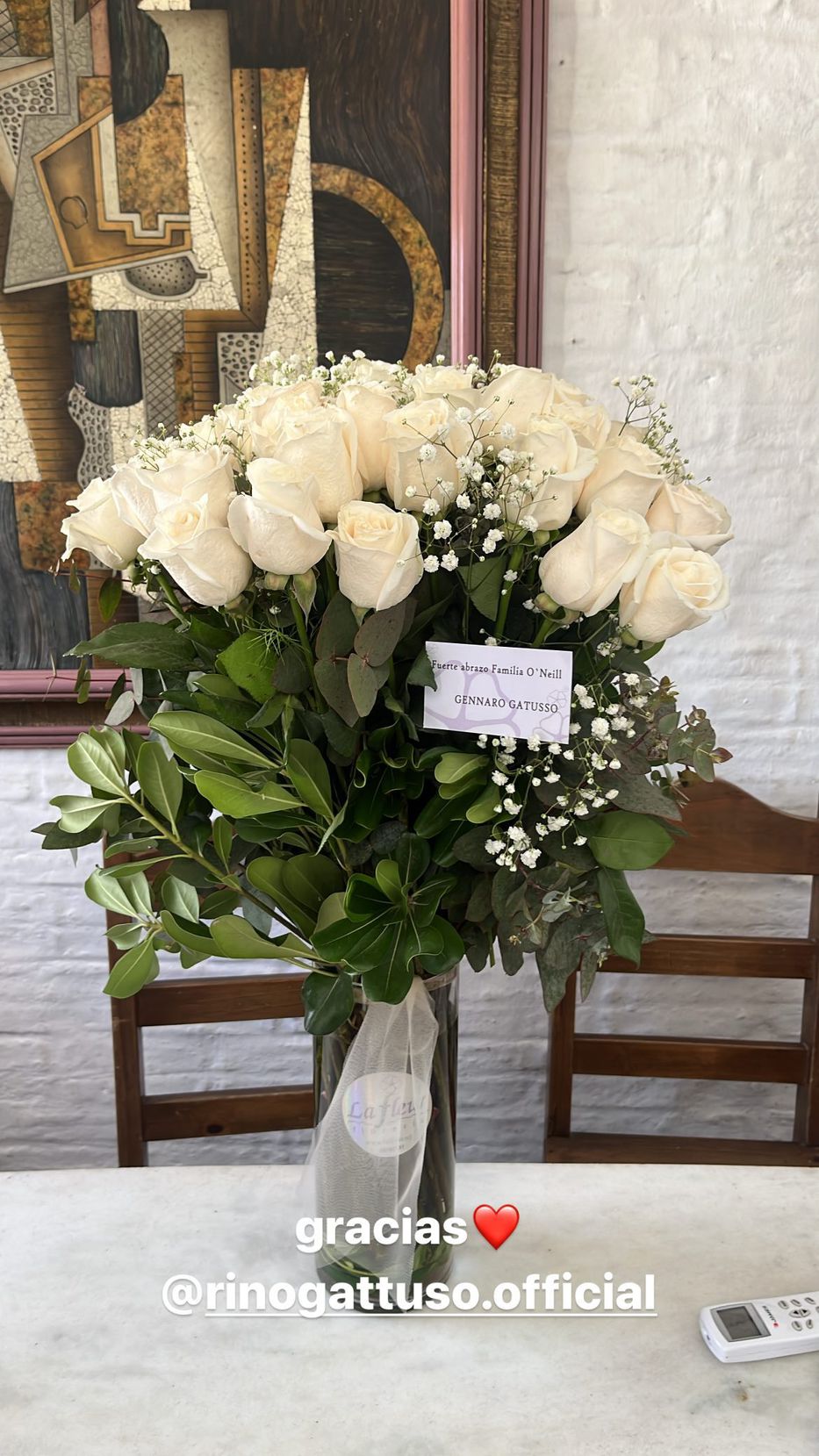 Ramo de flores enviado por Gennaro Gattuso a la familia de O’Neill. Foto: Instagram @fav10oneill