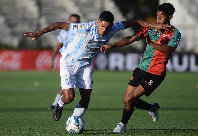 Racing empató ante Racing de Montevideo, por un amistoso: penal