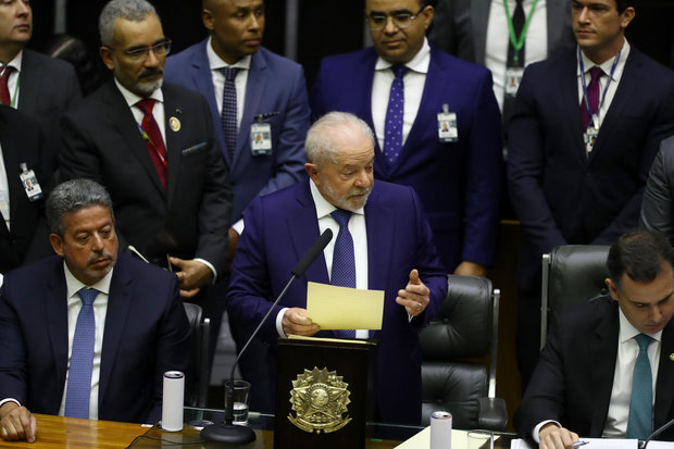 Luiz Inácio Lula da Silva juró ante el Congreso y es el nuevo presidente de Brasil