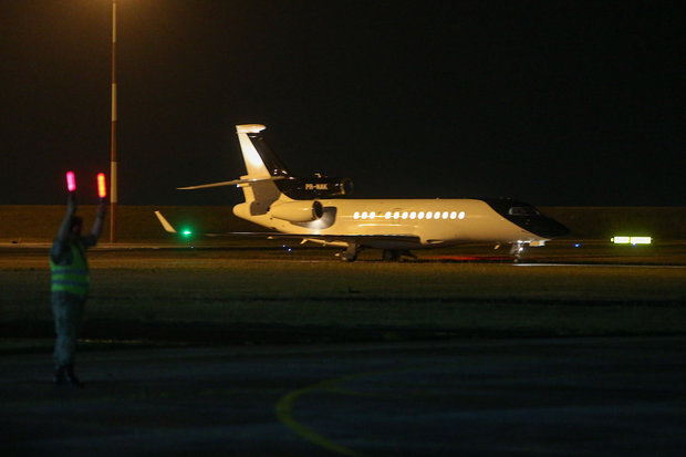 Falcon 7X: el avión de US$ 30 millones en el que viajaron Lacalle, Mujica y Sanguinetti