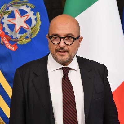 Ministro de Cultura italiano dice que Dante fundó el pensamiento de derechas en Italia