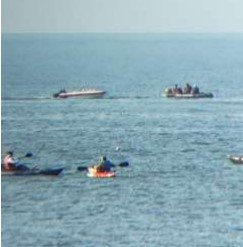 Prefectura rescató a dos hombres a los que se le dio vuelta la lancha en la que navegaban