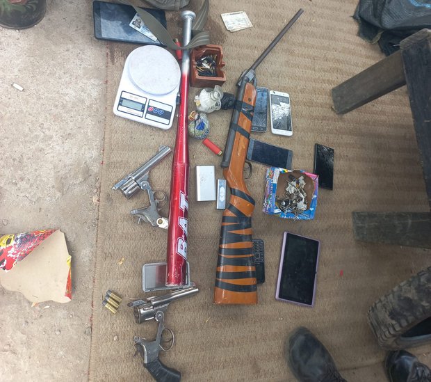 Operativo policial en Maroñas: incautan armas, municiones, droga, dinero y hay un imputado