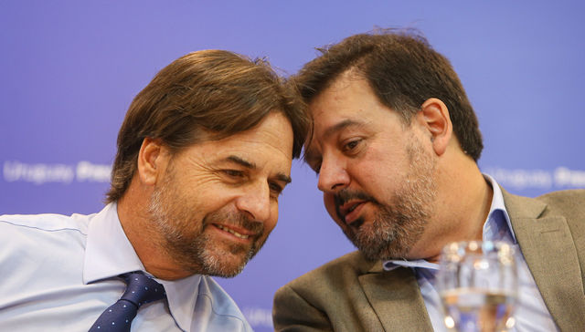 No viene, ¿vuelve?