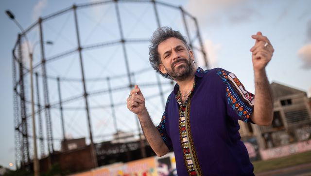 El de las mil camisas