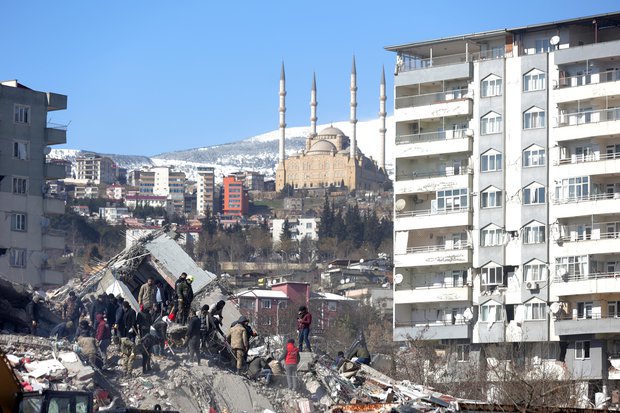 Secuelas del terremoto en la ciudad de Kahramanmaras, en el sureste de Turquía -  Foto:  EFE/EPA/ABIR SULTAN