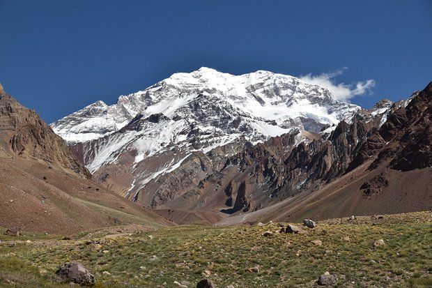Un hombre de 30 años murió mientras escalaba el cerro Aconcagua en Argentina