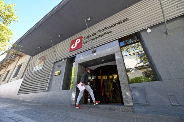 Universitarios presionan para que se envíe al Parlamento ley express por Caja Profesional