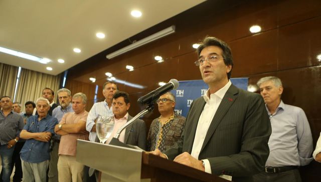 Pasos al costado