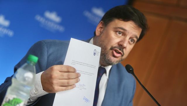 En los escritorios
