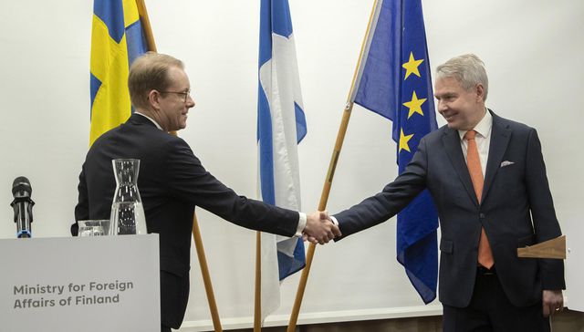 Los hermanos sean unidos