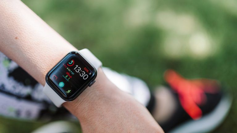 Apple avanza en la incorporación de glucómetro “sin pinchazos” en sus  relojes