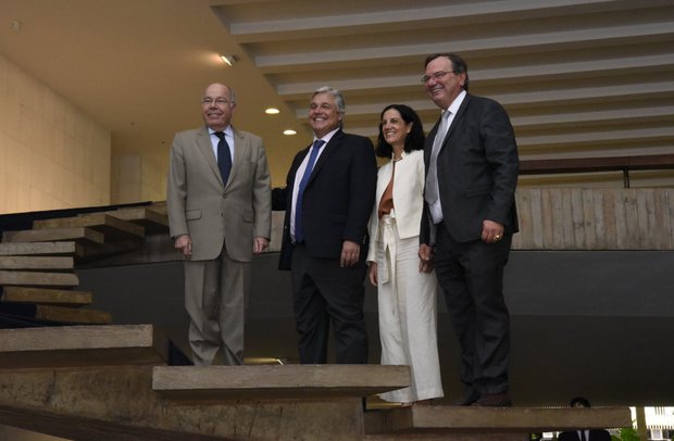 Ministros de Uruguay y Brasil acuerdan avanzar en dragar hidrovía y puente en Río Branco