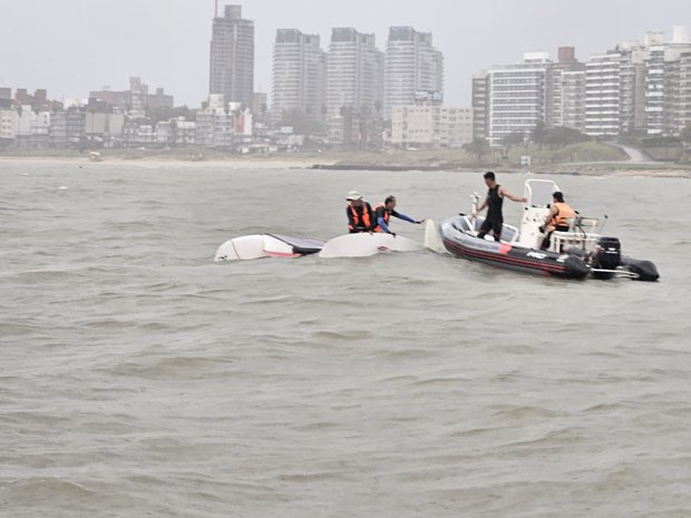 Por tormenta, Armada rescató 18 tripulantes de embarcaciones deportivas en Playa Malvín