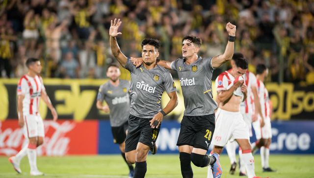 Lo noqueó de entrada