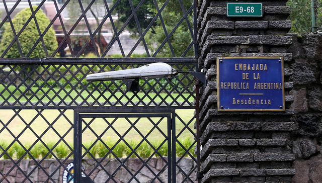 Embajadas en bajada