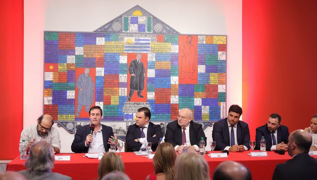 Pintó charla