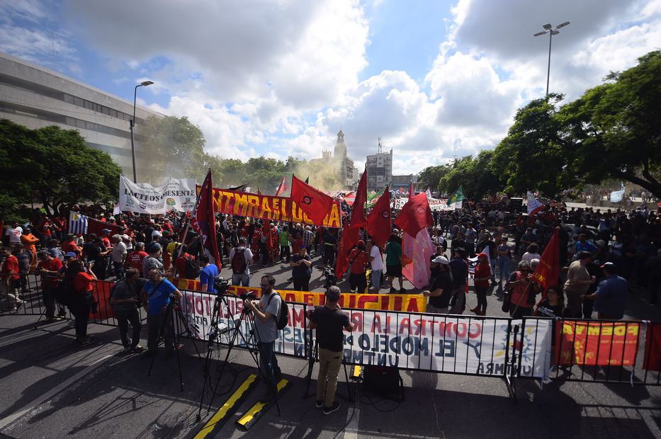 Huelgas y carteles