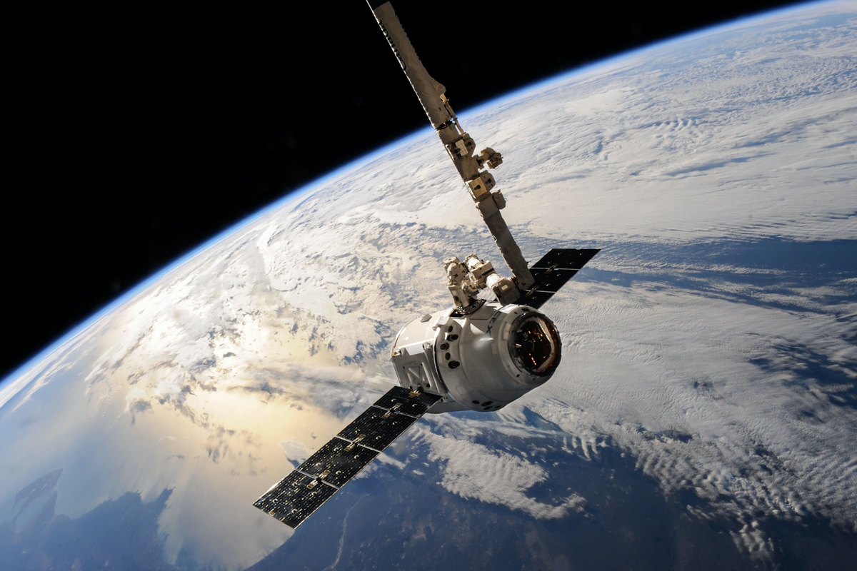 Pedían permiso para un satélite y tardaban más de un año: eso podría terminar
