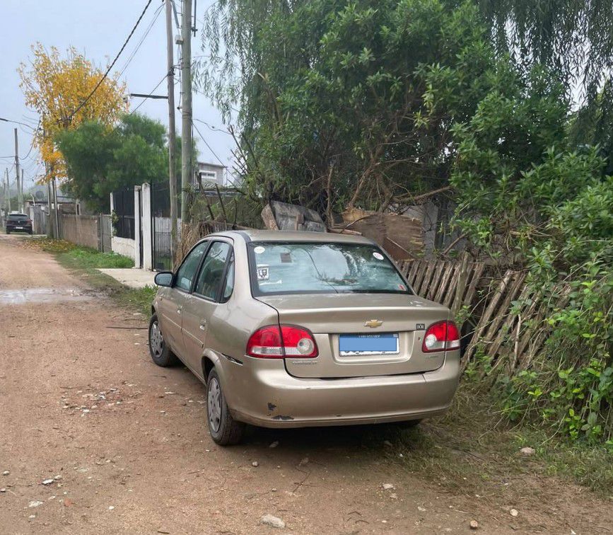 El auto involucrado / Foto: Jefatura de Montevideo cedida a Montevideo Portal