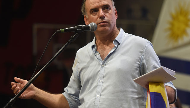 Al otro lado del río