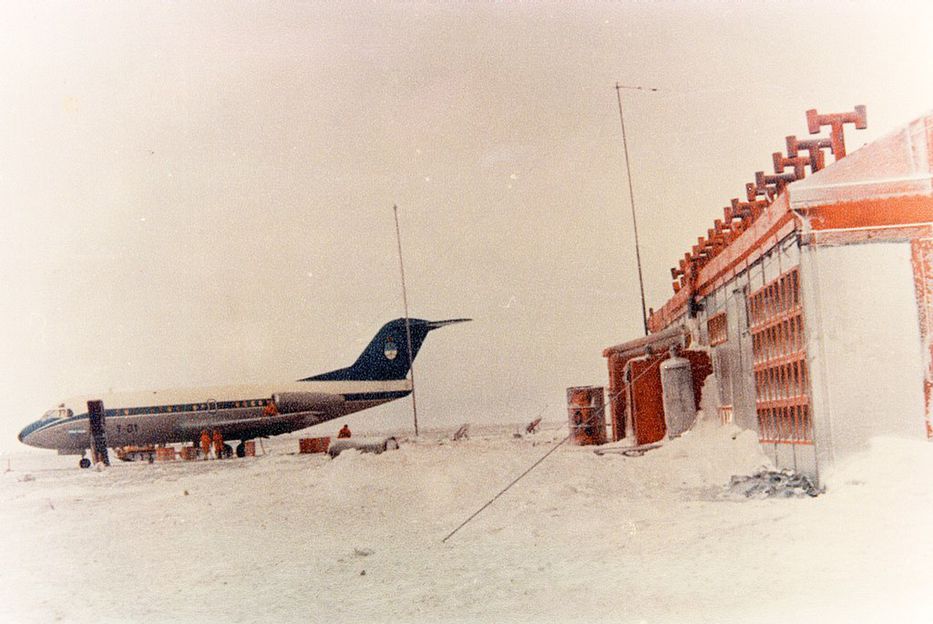 Fokker F-28 comprado en 1970 por el gobierno argentino que también ostentó el nombre y función de los Tango 01, arribando a la Base Antártica Marambio el 28 de julio de 1973 - Foto: Fundación Marambio / Domino Público