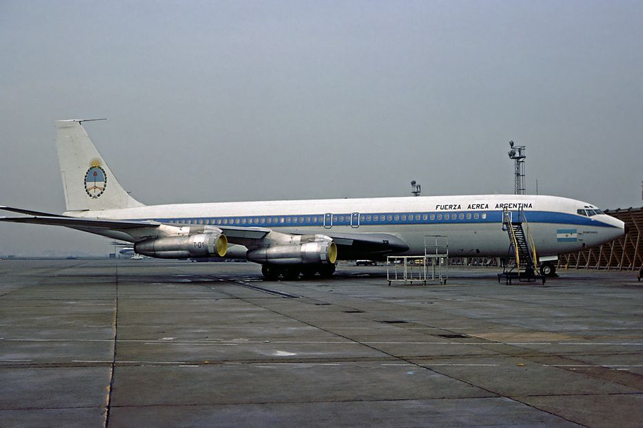 Boeing 707-320C comprado en 1974 que antecedió al Tango 01 adquirido por Menem - Foto: Steve Fitzgerald / CreativeCommons
