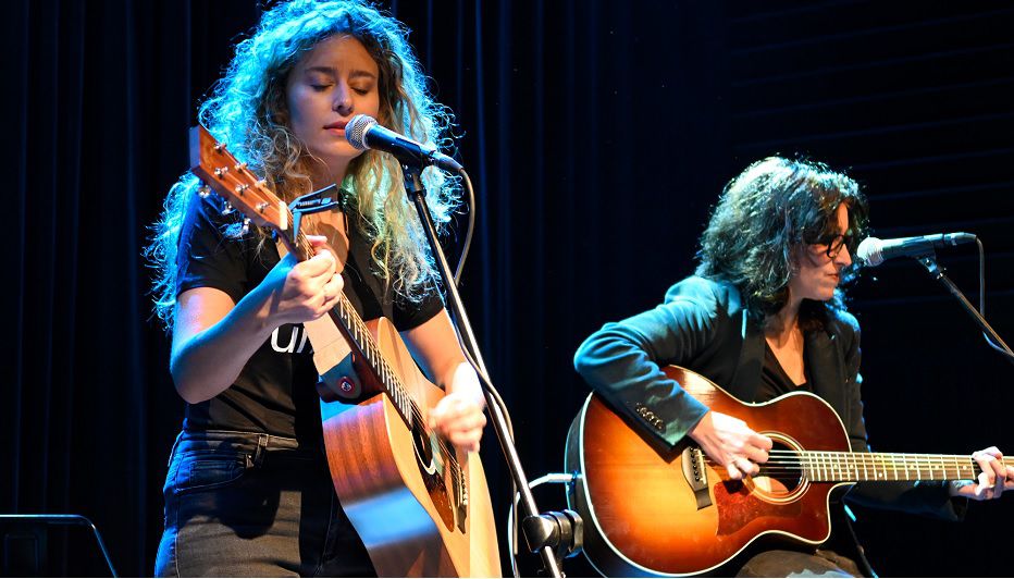 Actuación de Florencia Núñez en Magnolio Sala. Foto cedida a Montevideo Portal.