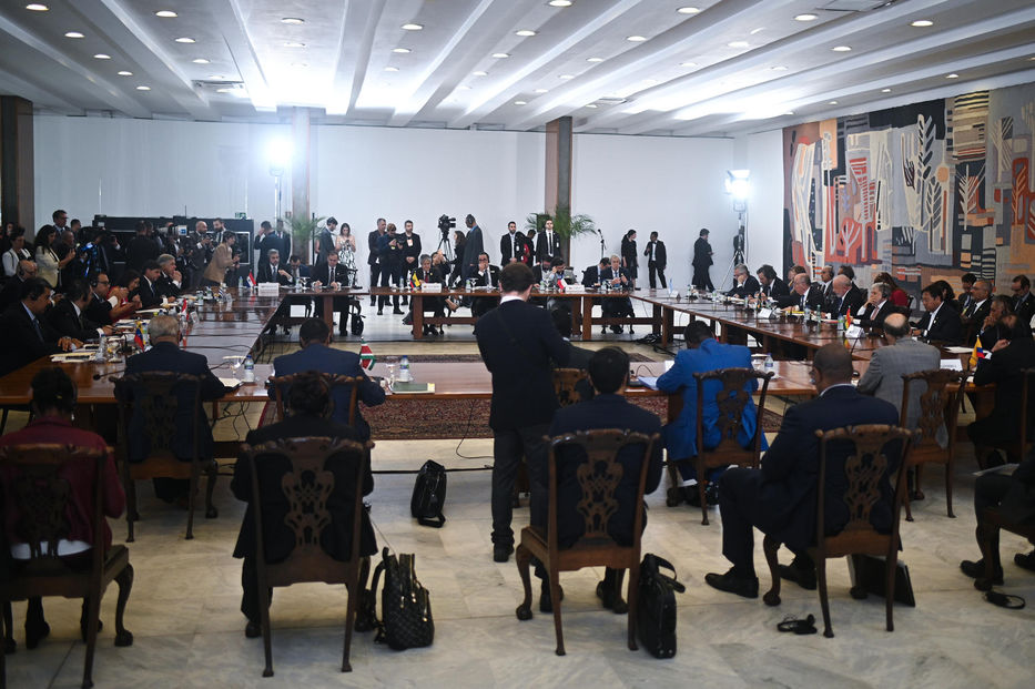 Reunión inaugural de la cumbre en el Palacio de Itamaraty, sede de la cancillería brasileña. Foto: André Borges / EFE