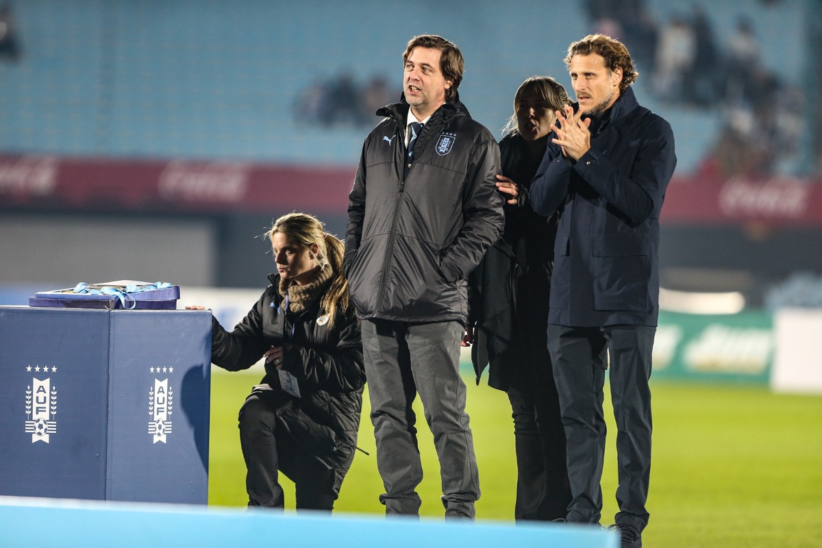 “¿Sabés cómo voy?”: Diego Forlán sobre si sería el entrenador de la selección uruguaya