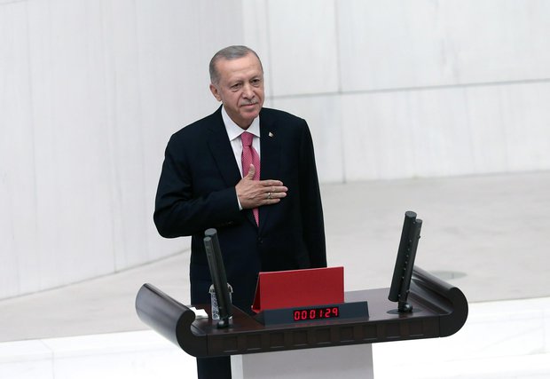 Erdogan inicia su tercer mandato presidencial al jurar el cargo en el Parlamento